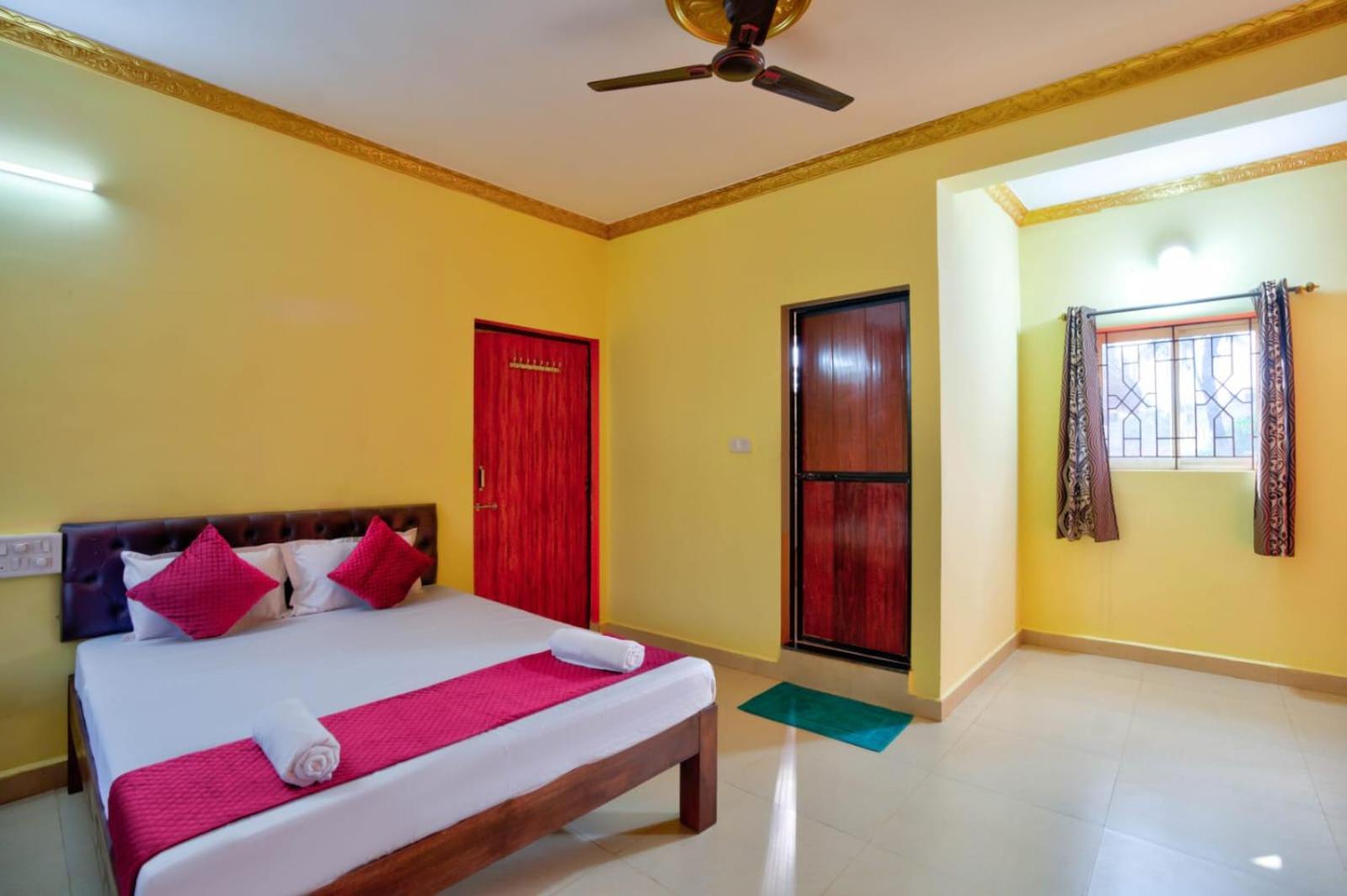 Hotel Savita Calangute Habitación foto